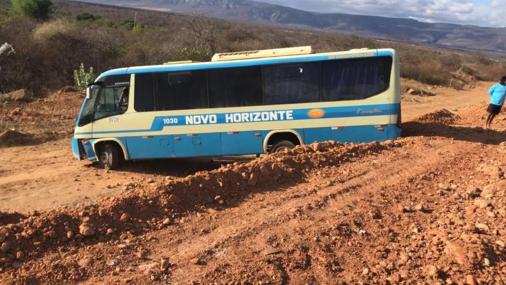 Acidente com Microônibus da Viação Novo Horizonte é registrado em Dom Basílio