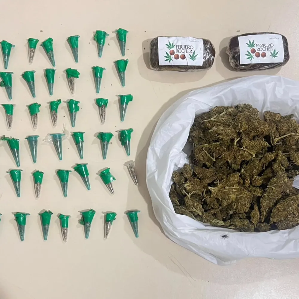 CIPE Sudoeste apreende drogas durante patrulhamento no bairro Espanha, em Paramirim