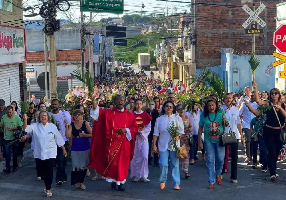 Fiéis celebram Domingo de Ramos em Brumado e dão início à Semana Santa