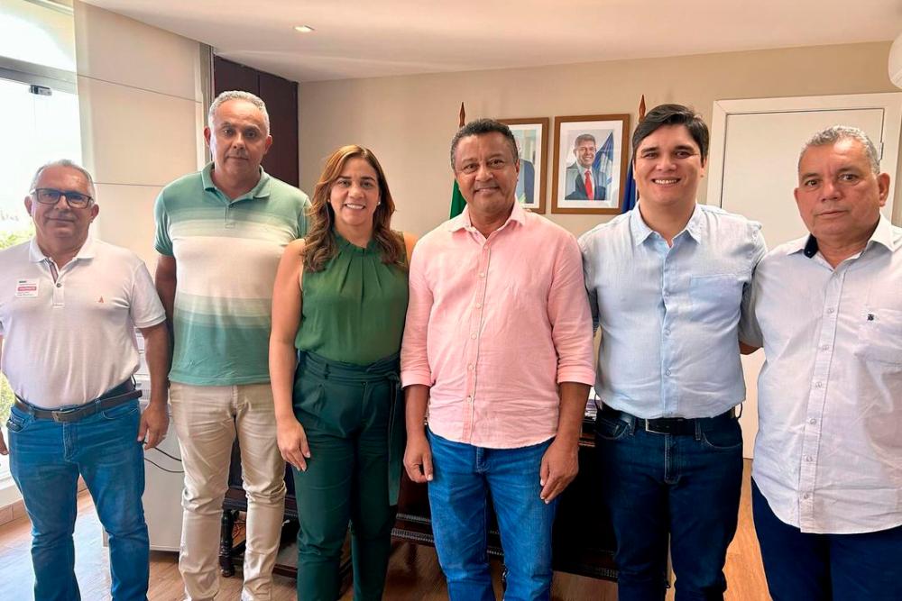 Deputado Estadual Vitor Bonfim discute melhorias na saúde de Mansidão com Secretária de Saúde da Bahia