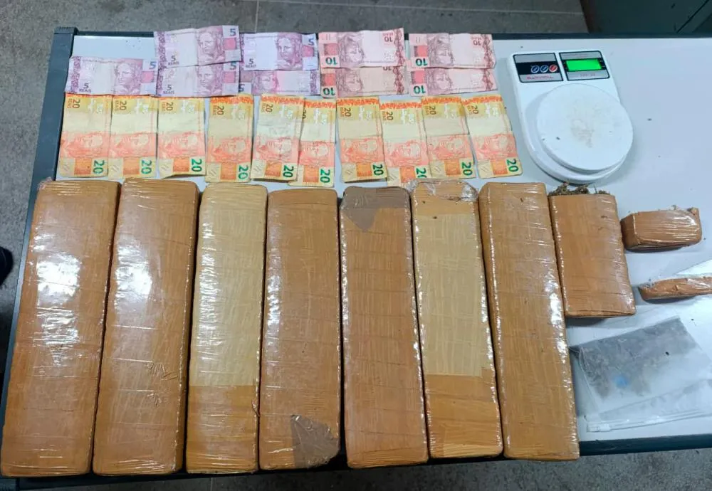 RONDESP apreende quase seis quilos de maconha e prende suspeito em Guanambi