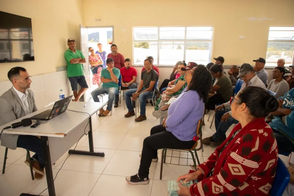 Impactos de obras de instalação de usinas eólicas são debatidos em reunião no município de Piatã