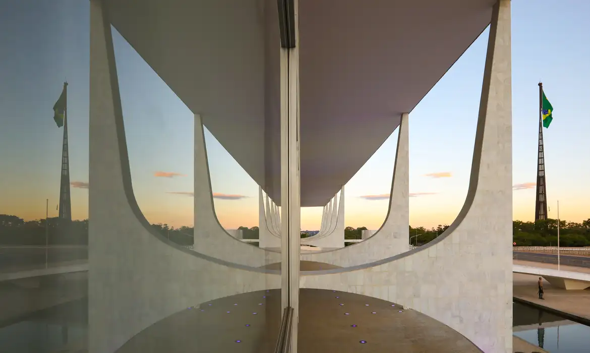 Lula sanciona Orçamento de 2025 com dois pequenos vetos