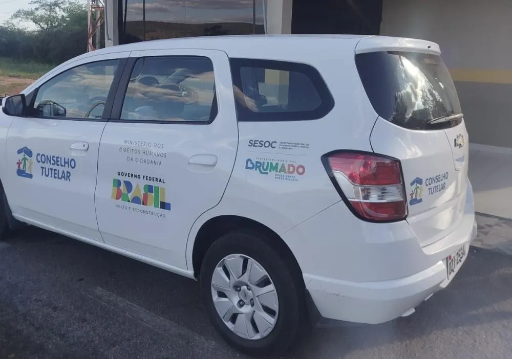 PM Rodoviária presta socorro a criança encontrada às margens da BR-030 em Brumado