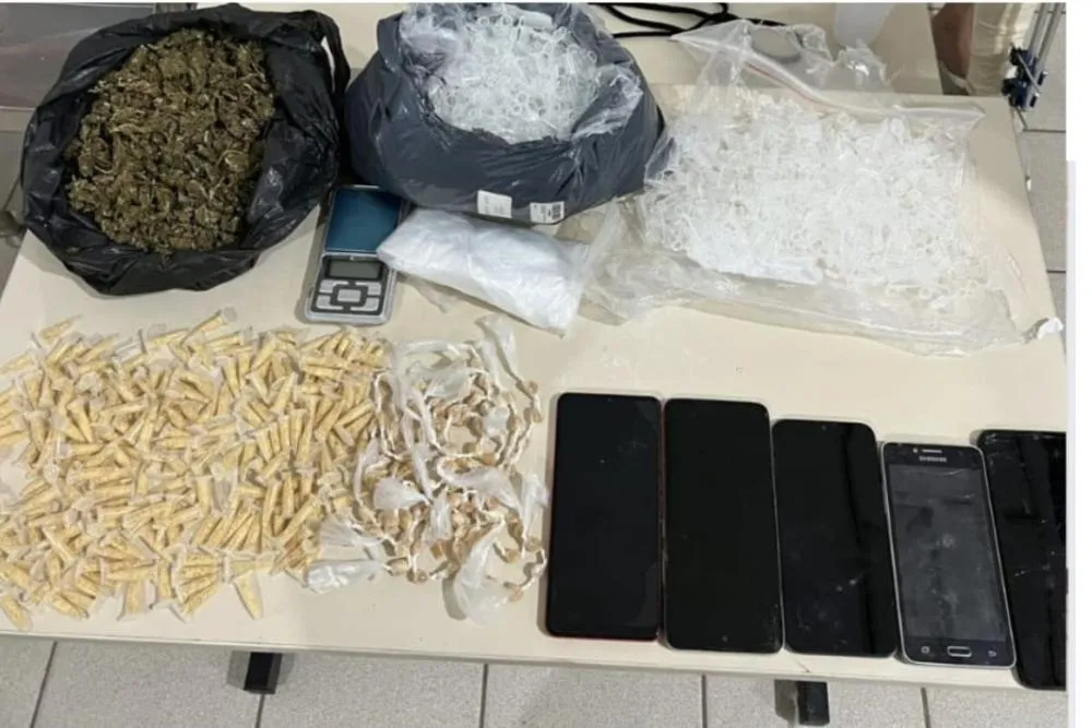 PETO da 80ª CIPM apreende drogas e prende suspeito em flagrante em Cândido Sales