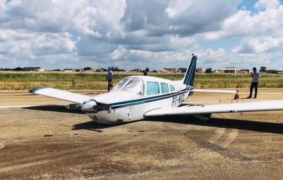 Avião de pequeno porte faz aterrissagem de emergência em Aeroporto desativado em Conquista