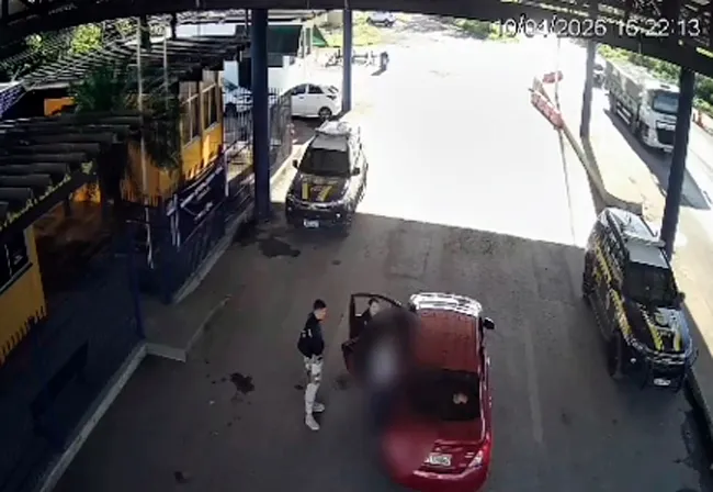 PRF presta assistência a mãe em surto psicológico com quatro filhos na BR-242, em Barreiras