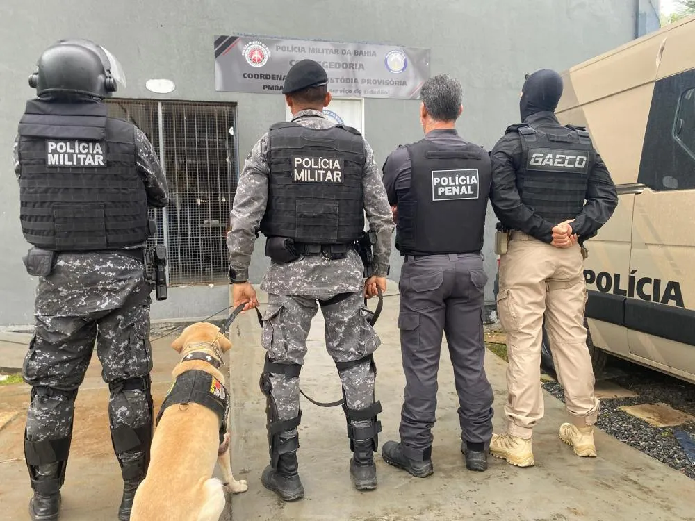 'Operação Bastilha' mira comunicação ilegal de PMs custodiados na região metropolitana