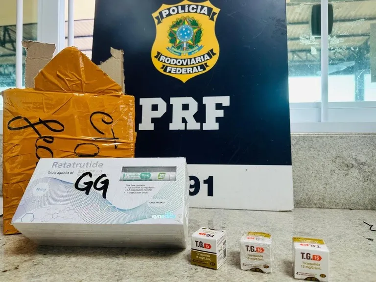 PRF apreende medicamentos durante fiscalização na BR-116, em Vitória da Conquista