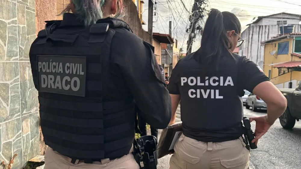 Ex-servidora da Hemoba é presa por desviar mais de meio milhão de reais