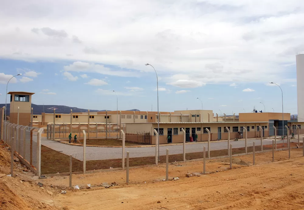  Unidade prisional de Brumado recebe 25 novos presos de Vitória da Conquista