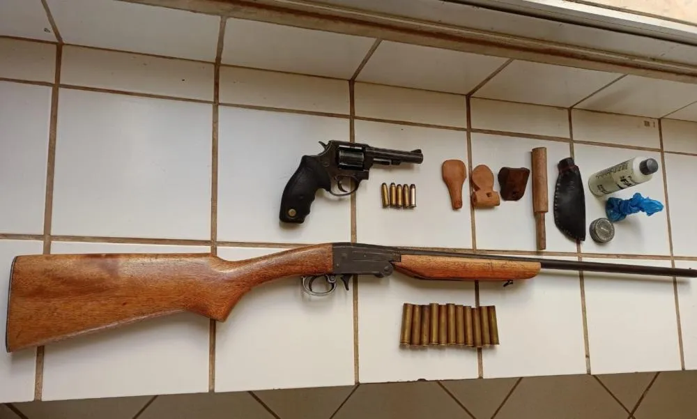 Cippa Lençóis captura quarteto e apreende armas, munições e rede de pesca em Xique-Xique