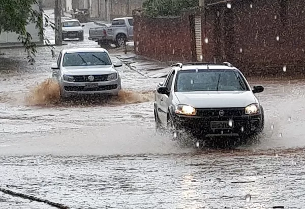 Alerta de Tempestade: Brumado e 378 municípios na Bahia em estado de perigo alerta o Inmet