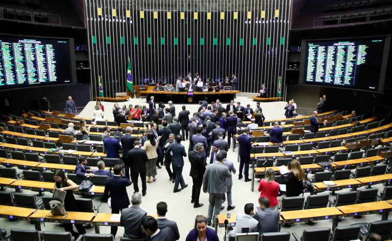 Câmara dos Deputados aprova projeto da nova reforma do ensino médio