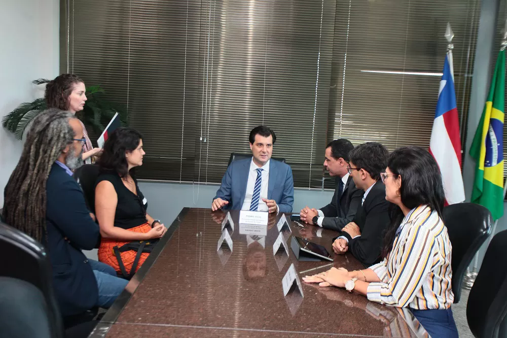 MP firma acordo com Instituto Fogo Cruzado para compartilhamento de informações sobre violência armada na Bahia