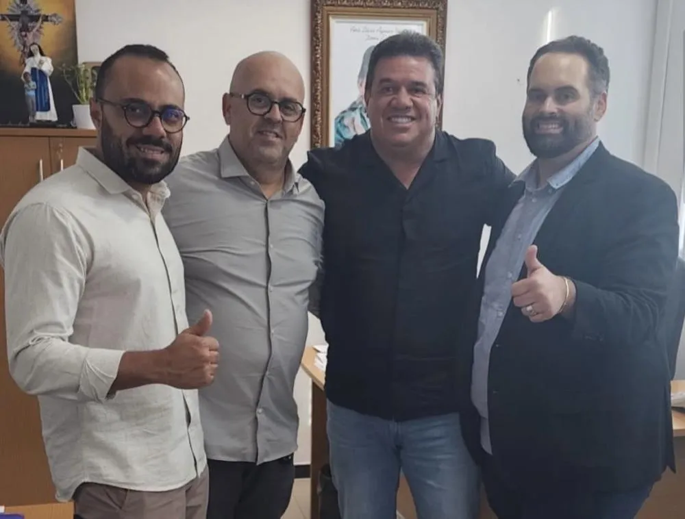 Marquinho Viana recebe comitiva de Presidente Jânio Quadros e reforça parceria para novas ações no município