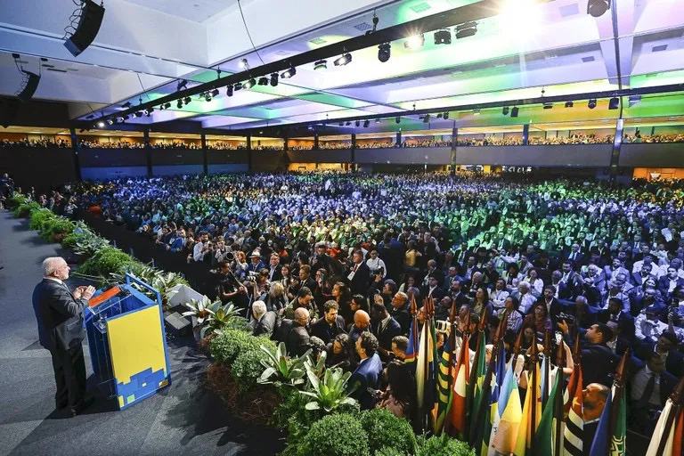 ‘O prefeito é um aliado na execução das políticas públicas’, diz Lula na 26ª Marcha em Defesa dos Municípios