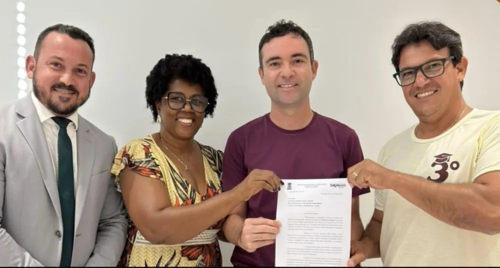 Prefeitura e APLB firmam negociação e anunciam reajuste de 7,4% para professores em Brumado