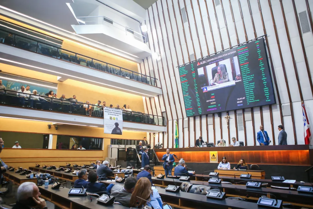 ALBA aprova projeto de lei que atualiza o piso salarial do Magistério e projetos de autoria de parlamentares 