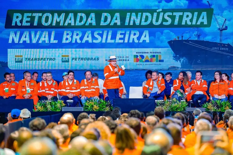 'A Petrobras é do Brasil', diz Lula, durante cerimônia de renovação da frota naval da estatal