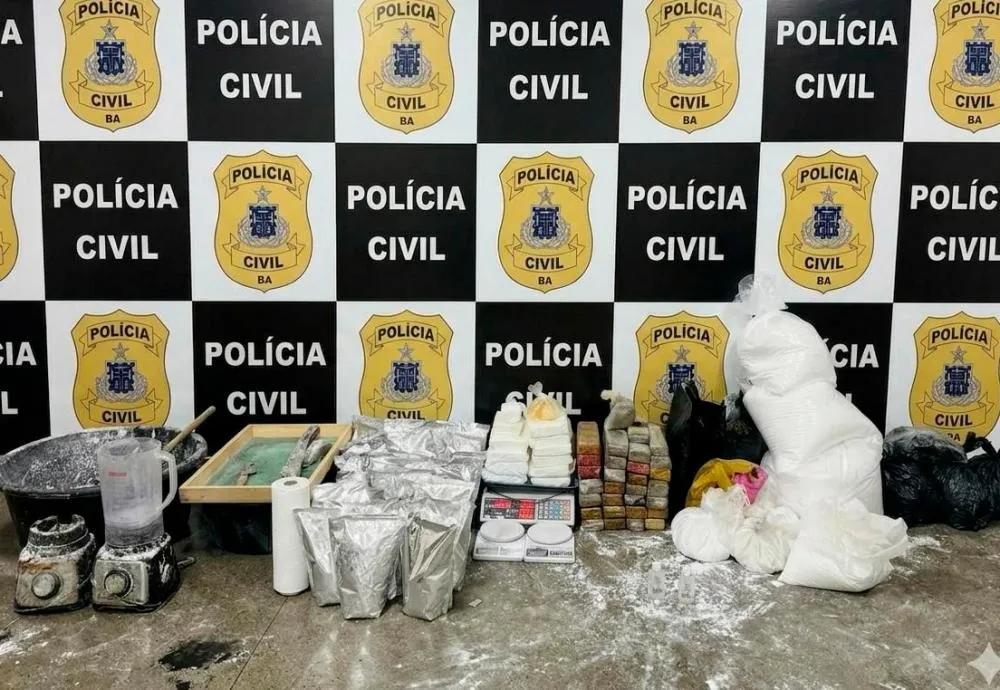 Operação Purificação desarticula laboratório de drogas em Feira de Santana