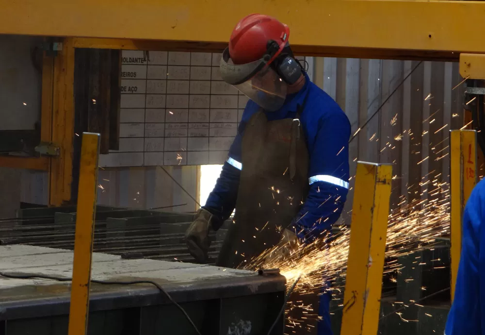 Indústria brasileira cresce 1,1% em março após duas quedas seguidas