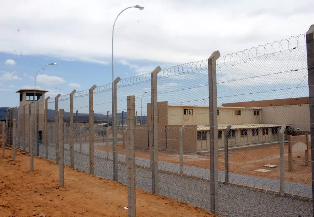 Médico é indiciado por falsificação de documento dentro do Conjunto Penal de Brumado