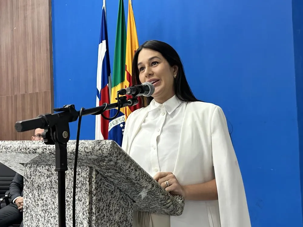 Primeira-dama de Brumado, Abiara Dias, destaca ações pelo Mês da Mulher na Câmara de Vereadores