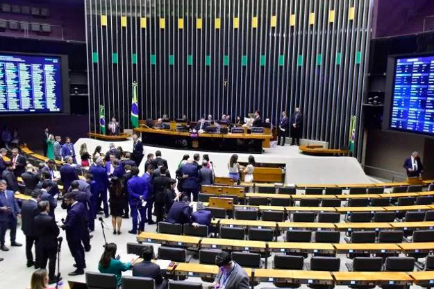 Congresso aprova crédito de R$ 15,2 bilhões para compensar perdas de arrecadação de estados e municípios