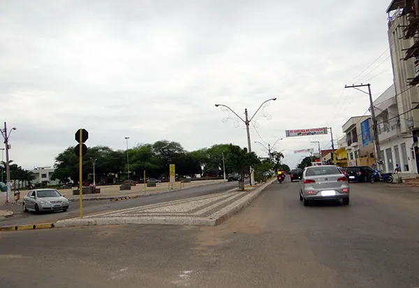 PM é acionada após denúncia de briga na Praça do Feijão, em Guanambi