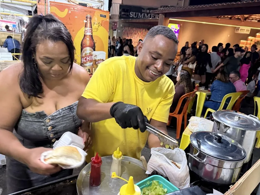 Forró na feira e shows na Praça da Prefeitura marcam São Pedro de Brumado e impulsionam comércio local