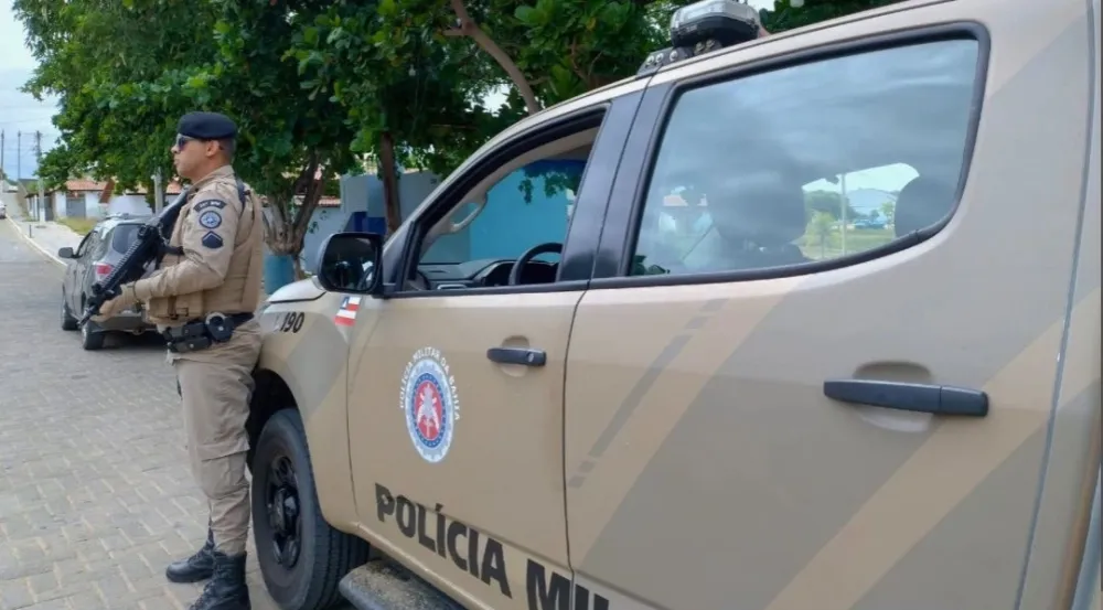 Polícia Militar cumpre mandado de prisão contra idoso condenado por estupro de vulnerável em Tanhaçu