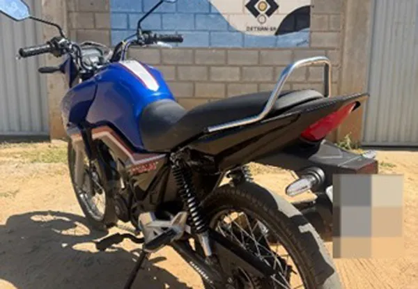 Motocicleta com restrição judicial é apreendida durante fiscalização da PM em Guanambi