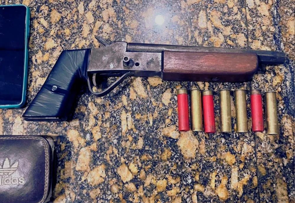 Polícia Militar prende homem em flagrante e apreende arma de fogo em Condeúba