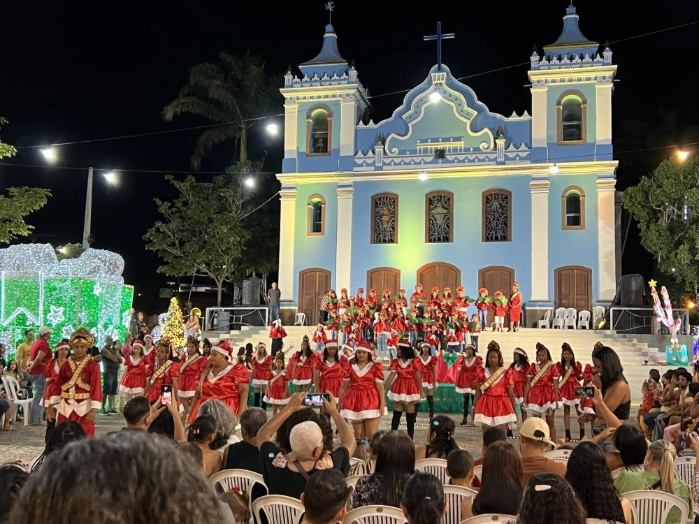 Natal Luz de Brumado terá grande noite de apresentações na segunda-feira (22) e Papai Noel até o dia 30