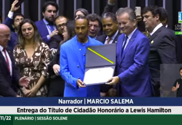 Câmara dos Deputados concede título de cidadão honorário a Lewis Hamilton