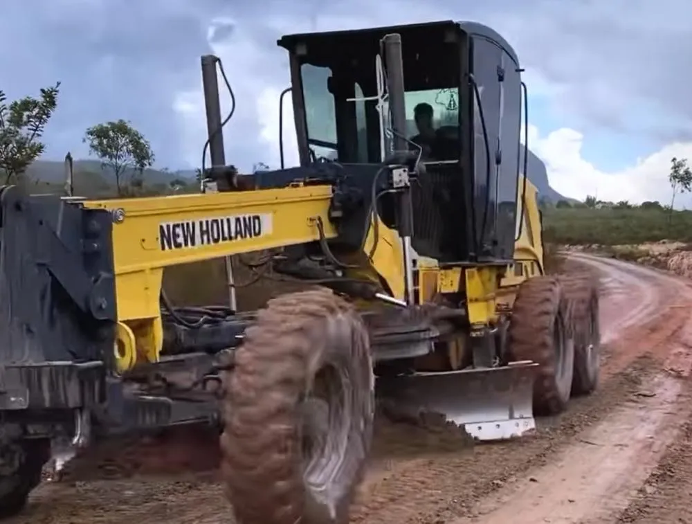 Prefeitura de Ituaçu intensifica obras em estradas rurais