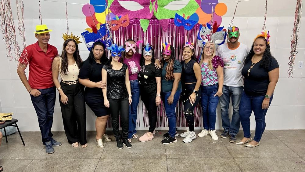 CRAS promovem “'Bem-estar, samba e folia' e levam alegria carnavalesca aos idosos assistidos pelo SCFV em Brumado