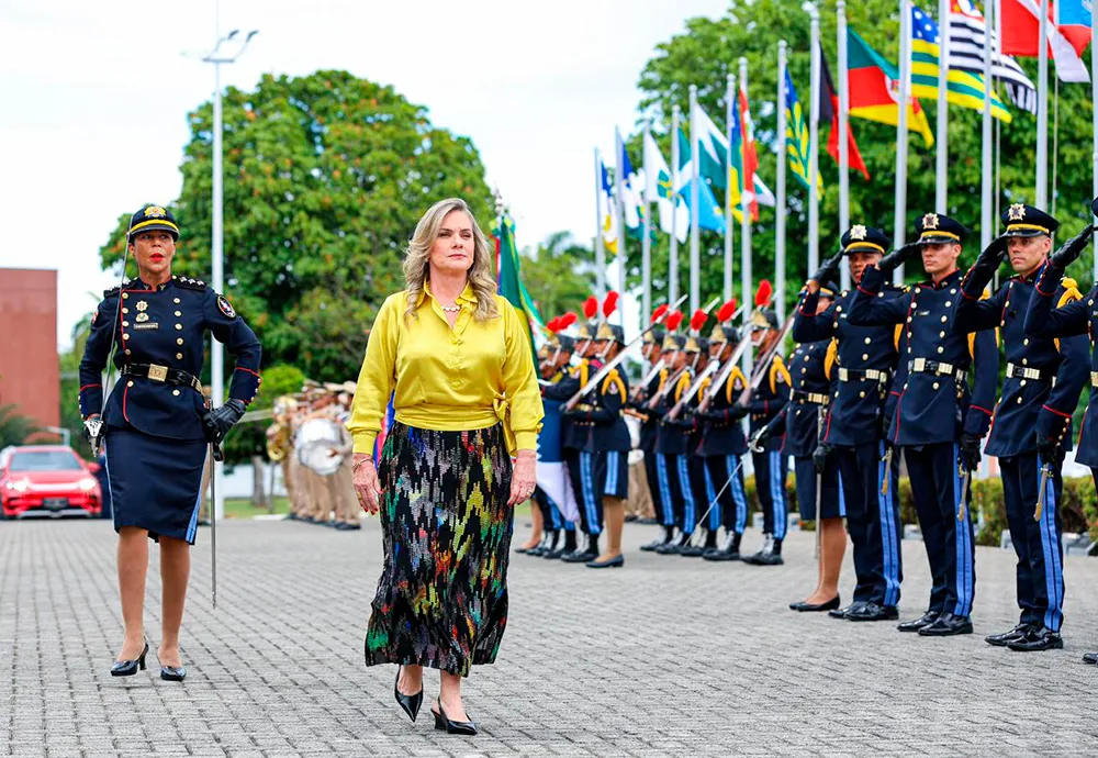 Assembleia Legislativa vive manhã inédita com a primeira presidente passando em revista a tropa da PM