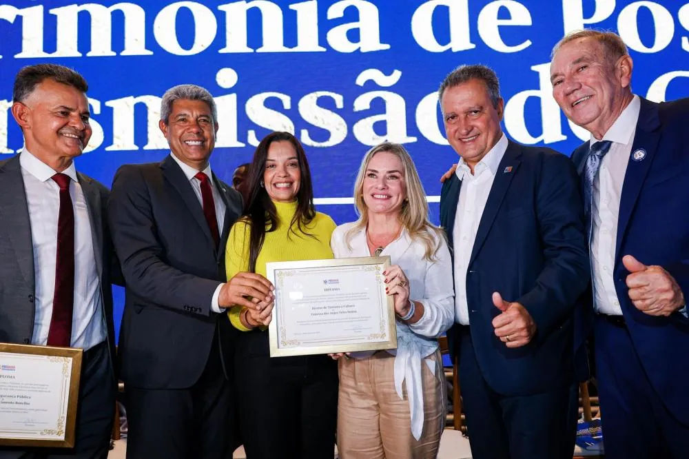 Ivana Bastos defende municipalismo em posse na UPB