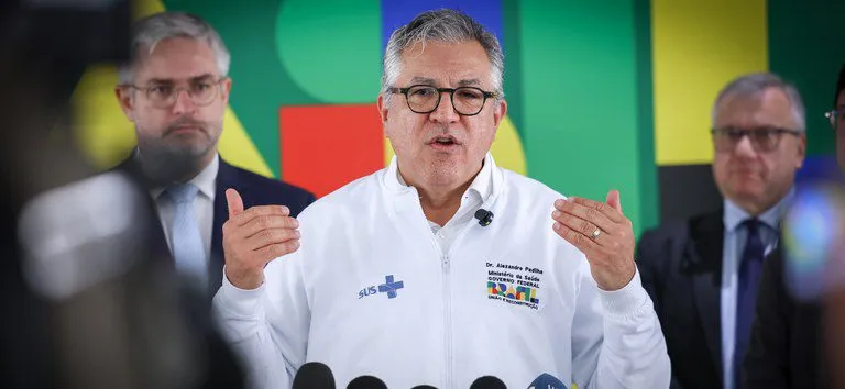 Governo busca novas parcerias com setor privado para acelerar atendimento no SUS, diz Padilha