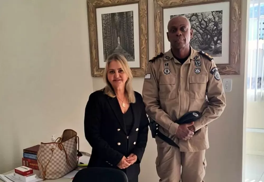 Comandante do 24° BPM realiza visita institucional à sede do Ministério Público em Brumado