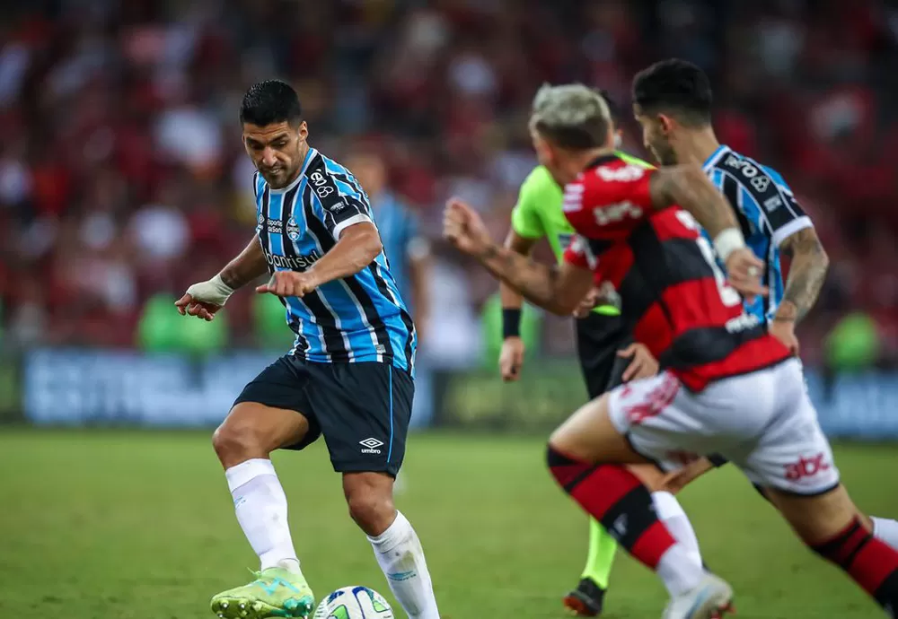 Grêmio recebe Flamengo em jogo de ida da semifinal da Copa do Brasil