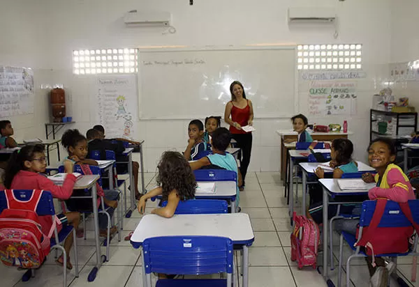 Brumado: SEMEC divulga quadro de vagas para inscrições nas escolas e creches