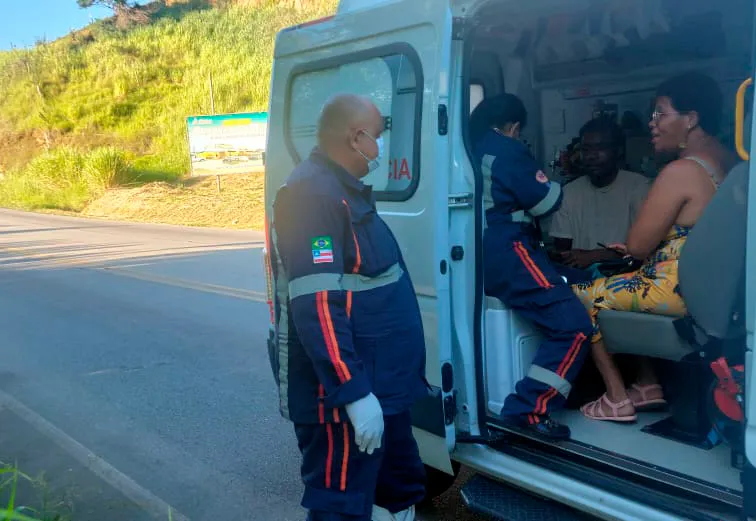 Policiais rodoviários prestam socorro a jovem perdido na BA-263