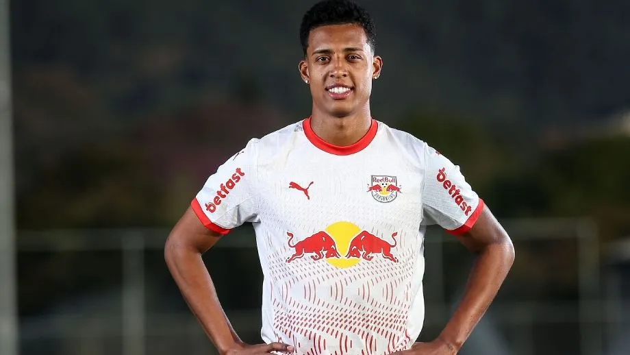 Lateral brumadense Vanderlan passa por cirurgia cerebral em São Paulo e se recupera bem