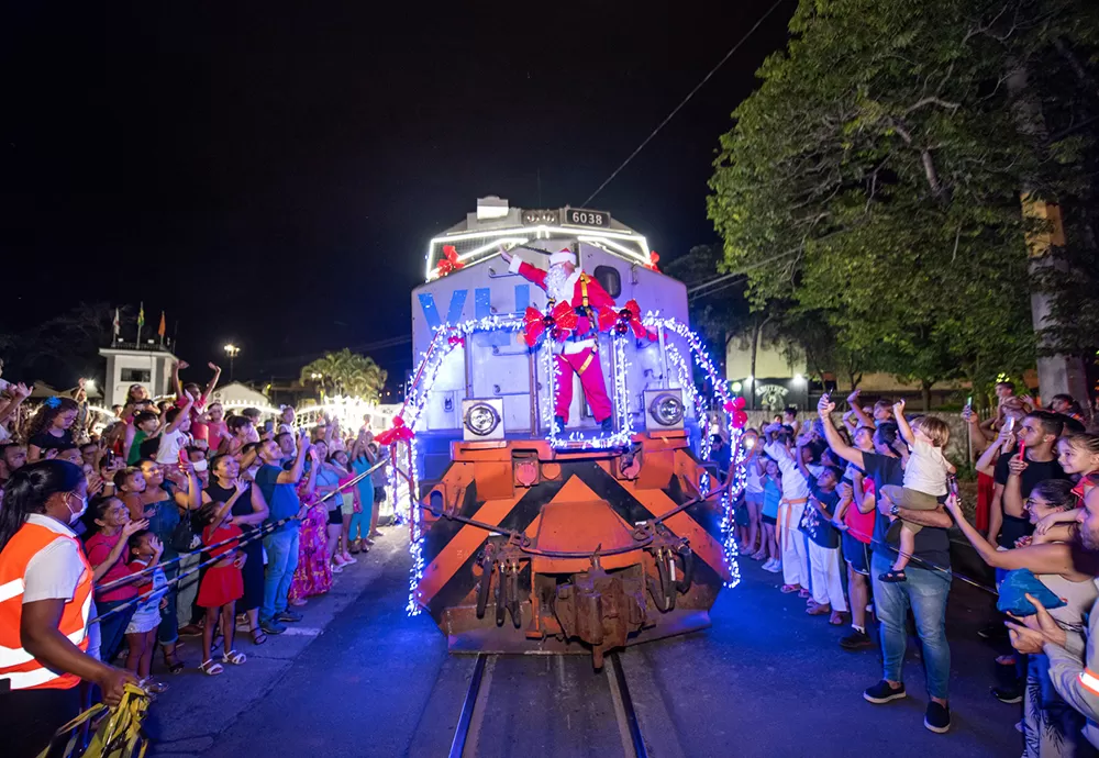 Trem natalino da VLI, com Papai Noel a bordo, percorrerá Brumado