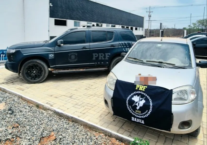 Em Rio do Antônio (BA), PRF recupera carro com registro de roubo