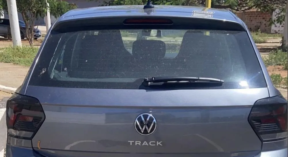 Veículo furtado é localizado pela Polícia Militar próximo à Policlínica em Brumado