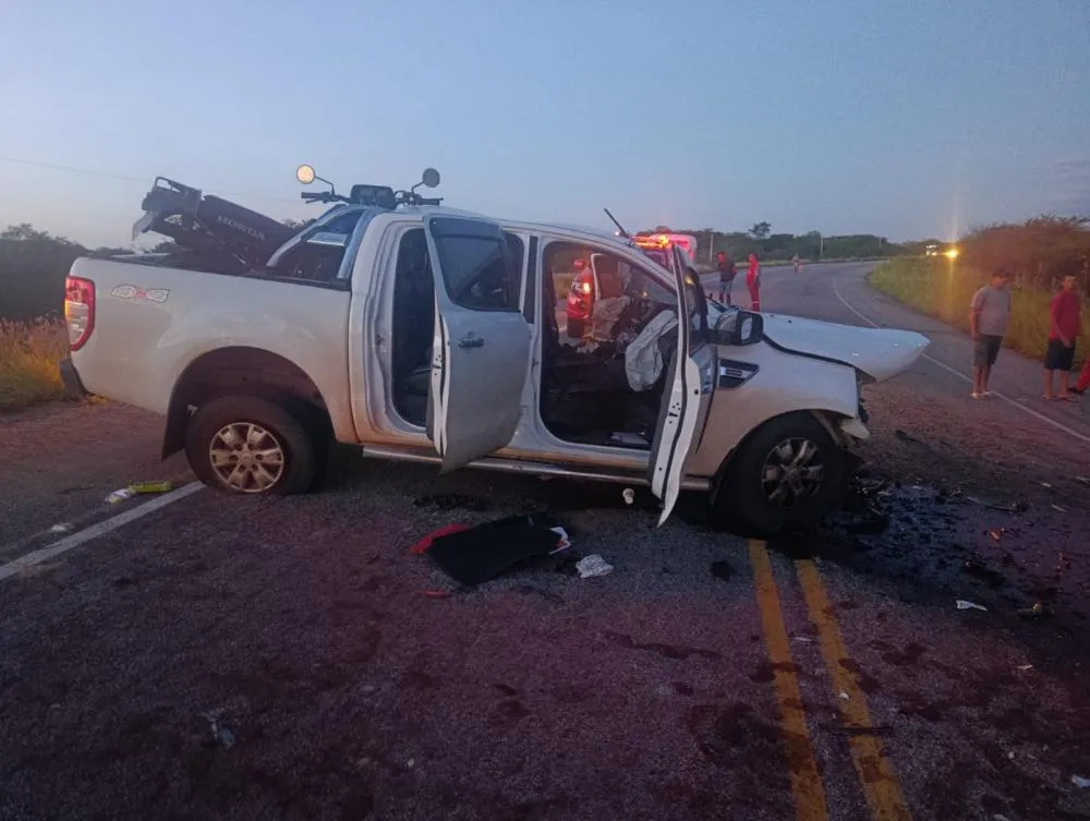 Colisão frontal na BA-262 deixa dois mortos e dois feridos entre Aracatu e Caraíbas